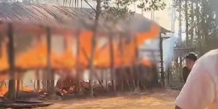 ভারতের ত্রিপুরায় সাম্প্রদায়িক সংঘর্ষ, ইন্টারনেট বন্ধ