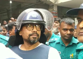 ‘ইন্টারনেট বন্ধ করিনি বন্ধ হয়ে গেছে’- নিজের বক্তব্য কাঠগড়ায় দাঁড়িয়ে শুনলেন পলক