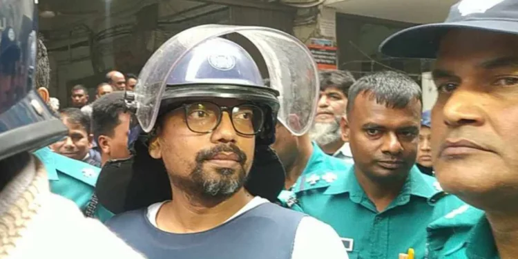 ‘ইন্টারনেট বন্ধ করিনি বন্ধ হয়ে গেছে’- নিজের বক্তব্য কাঠগড়ায় দাঁড়িয়ে শুনলেন পলক