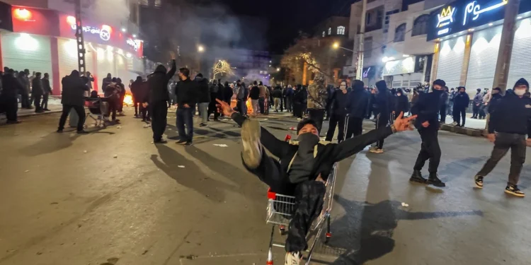 ইরানে বিক্ষোভে নিহতের সংখ্যা ৫০০ ছাড়িয়েছে: মানবাধিকার সংস্থা