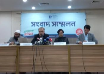 সরকার আমলাতন্ত্রের কাছে আত্মসমর্পণ করেছে: টিআইবি