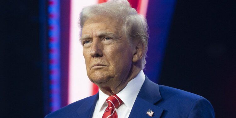 নিজেকে ভেনেজুয়েলার ভারপ্রাপ্ত প্রেসিডেন্ট ঘোষণা ট্রাম্পের