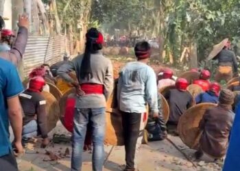 আধিপত্য বিস্তার নিয়ে ৪ ঘণ্টাব্যাপী রক্তক্ষয়ী সংঘর্ষ, আহত ২৫