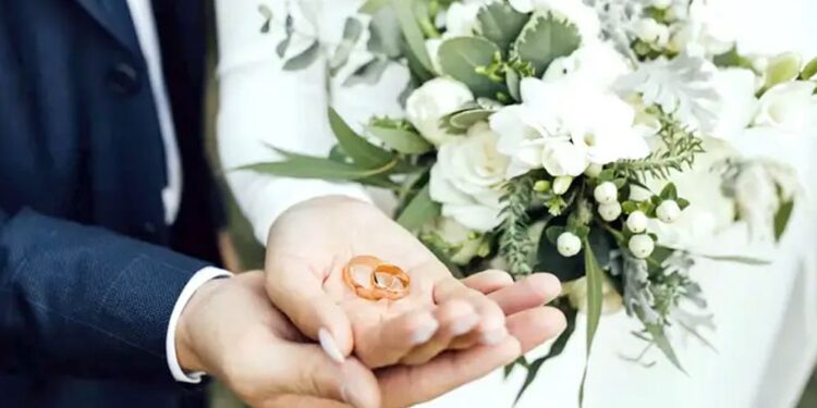 বিয়ের আগে পাত্র-পাত্রীর উপহার বিনিময় কি জায়েজ?