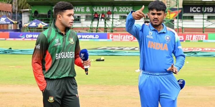 ভারত অধিনায়কের সঙ্গে হাত মেলালেন না বাংলাদেশের প্রতিনিধি