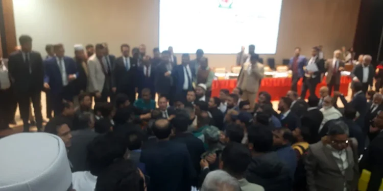 ইসির আপিল শুনানিতে হট্টগোল