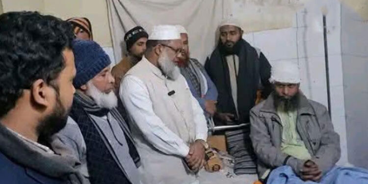 বগুড়ায় হ্যাঁ ভোটের পক্ষে প্রচার চালানোয় জামায়াতের নেতা-কর্মীদের বিএনপির হামলা