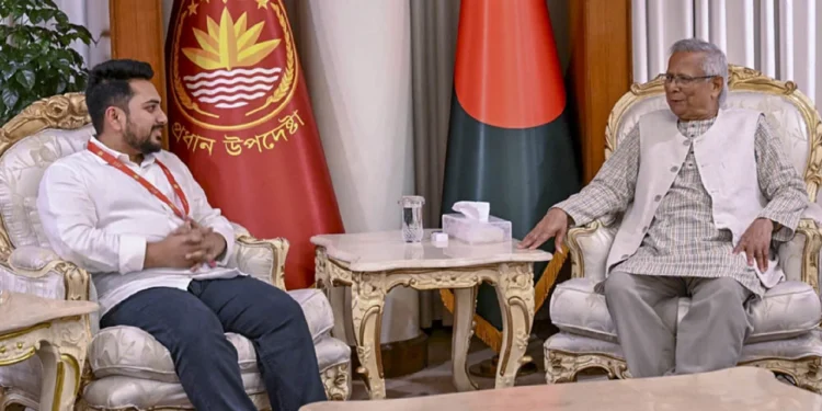 প্রধান উপদেষ্টার সঙ্গে বৈঠকে নাহিদ-আসিফ