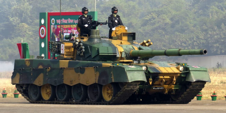 ট্যাংক রিপেয়ার ও আপগ্রেডে চীনের ১২ সদস্যের বিশেষজ্ঞ দল ঢাকায়