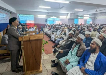 ‘হ্যাঁ’ ভোটের পক্ষে খুতবায় বয়ানের আহ্বান