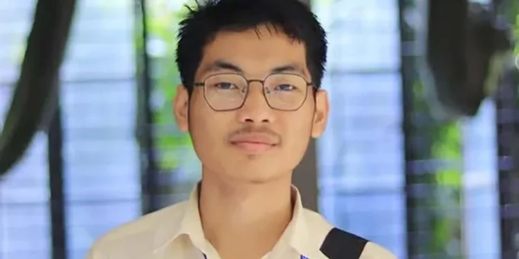 ডাকসু থেকে পদত্যাগের ঘোষণা সর্বমিত্র চাকমার