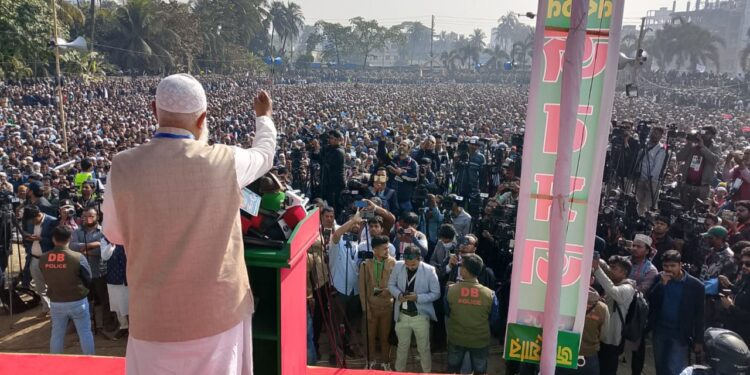 একদিকে ফ্যামিলি কার্ড, অন্যদিকে নারীদের গায়ে হাত মেনে নেয়া হবে না