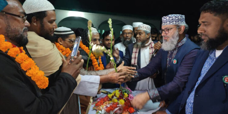 পিরোজপুরে বিএনপির শতাধিক নেতাকর্মীর জামায়াতে যোগদান