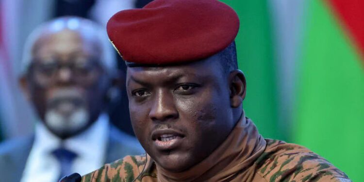 বুরকিনা ফাসোতে বহুদলীয় রাজনৈতিক ব্যবস্থা বাতিল ও সকল রাজনৈতিক দল বিলুপ্ত!