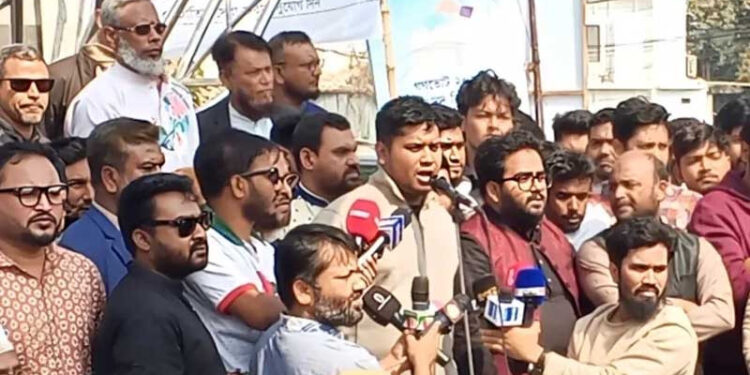 বুকে ধানের শীষ লাগিয়ে ভোট দেবেন দাঁড়িপাল্লায়: হাসনাত আব্দুল্লাহ