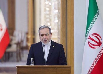 আক্রান্ত হলে আশপাশের সব মার্কিন ঘাঁটিতে হামলার হুঁশিয়ারি ইরানের