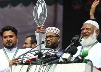 নির্বাচিত হলে নাহিদ ইসলামকে মন্ত্রী করার ঘোষণা জামায়াত আমিরের