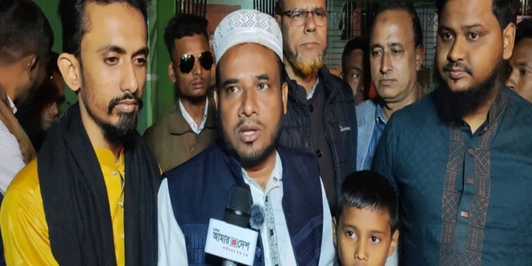 জামায়াতের মিছিলে কেন আইছত বলে শিশু সাজ্জাদকে বিএনপি কর্মীর লাথি