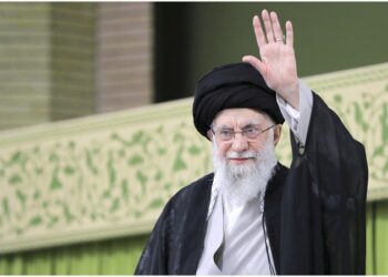 মার্কিন হামলার হুমকির মুখে ৩৭ বছরের রীতি ভাঙলেন খামেনি