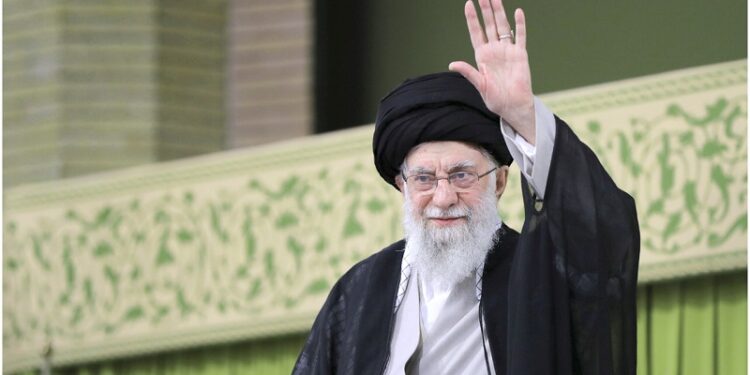 মার্কিন হামলার হুমকির মুখে ৩৭ বছরের রীতি ভাঙলেন খামেনি