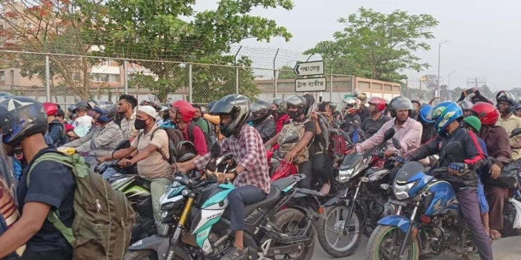 আজ রাত ১২টা থেকে মোটরসাইকেল, কাল পরিবহন চলাচল বন্ধ