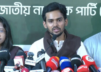 টাকা উদ্ধারের নামে ব্যক্তি স্বাধীনতায় হস্তক্ষেপ করা হচ্ছে: আসিফ মাহমুদ