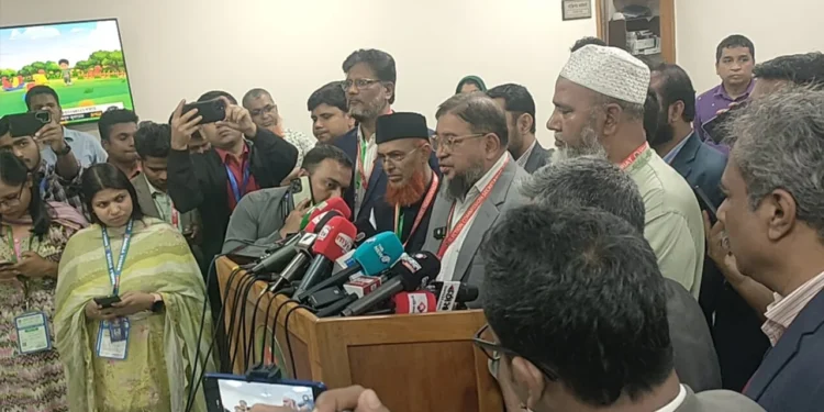 ৩ আসনের ‘বিশৃঙ্খল কেন্দ্রে’ ভোট স্থগিত চায় ১১দলীয় জোট