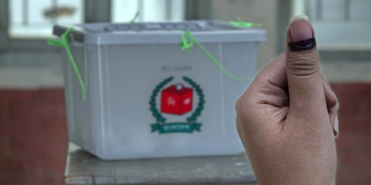 উৎসব-উৎকণ্ঠার মিশেলে শেষ হলো ভোটগ্রহণ, অপেক্ষা জনরায়ের