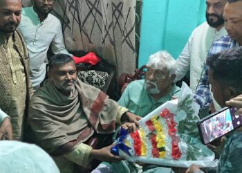 দিরাই-শাল্লায় হারের পর বিজয়ী প্রার্থীর বাসায় শিশির মনির: অনন্য রাজনৈতিক শিষ্টাচার