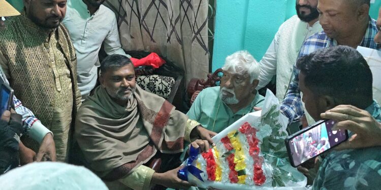 দিরাই-শাল্লায় হারের পর বিজয়ী প্রার্থীর বাসায় শিশির মনির: অনন্য রাজনৈতিক শিষ্টাচার