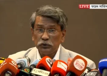 দেশের মানুষ পুরোনো ব্যবস্থায় ফিরে যেতে চায় না: আলী রীয়াজ