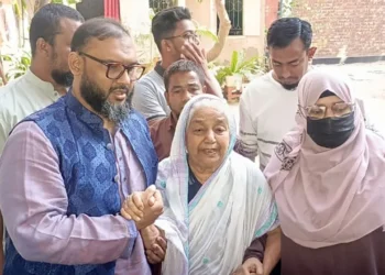 তুলির মায়ের সঙ্গে দেখা করলেন ব্যারিস্টার আরমান