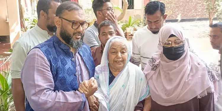 তুলির মায়ের সঙ্গে দেখা করলেন ব্যারিস্টার আরমান