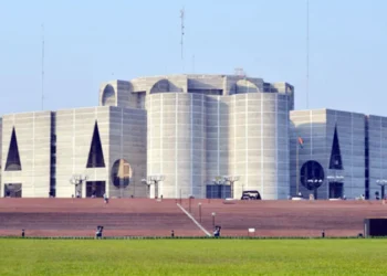 প্রধানমন্ত্রী ও মন্ত্রীদের শপথ সংসদের দক্ষিণ প্লাজায়