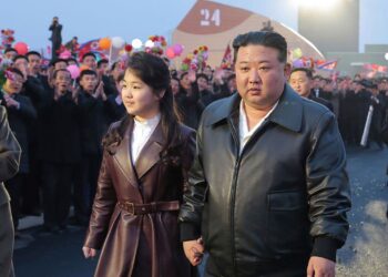 কিম জং-উনের উত্তরসূরি হবেন তার কন্যা কিম জু-এ