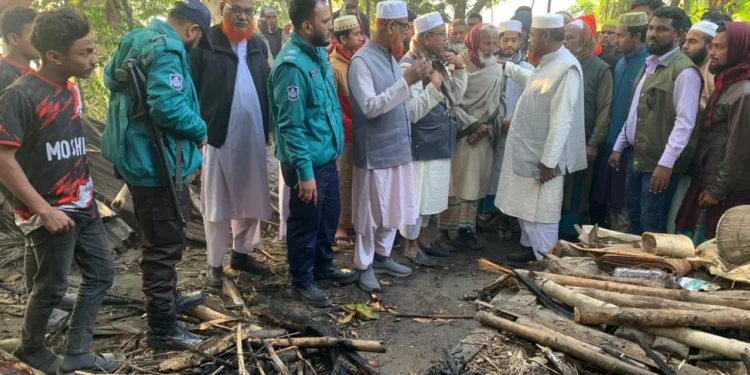 খুলনায় গভীর রাতে দাঁড়িপাল্লার সমর্থকের বাড়িতে আগুন