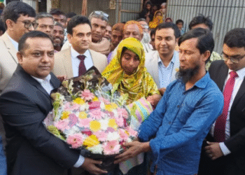 নির্বাচনে ভোট দিতে এসে ভোটকেন্দ্রেই কন্যাশিশু জন্ম দিলেন তরুণী, নাম রাখলেন ‘খালেদা’