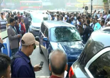 শপথ নিতে সংসদ ভবনে জড়ো হয়েছেন নবনির্বাচিত এমপিরা