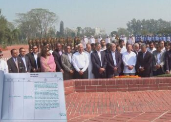 স্মৃতিসৌধের পরিদর্শন বইয়ে যা লিখলেন প্রধানমন্ত্রী