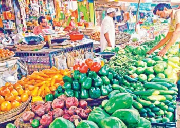 রমজানের শুরুতেই সারা দেশে অস্থির বাজার, ক্রেতাদের নাভিশ্বাস