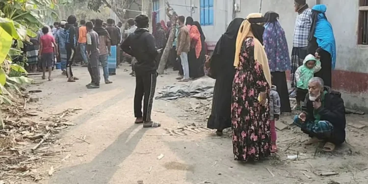 আধিপত্য বিস্তার নিয়ে নড়াইলে ভয়াবহ সংঘর্ষ, বাবা-ছেলেসহ নিহত ৪