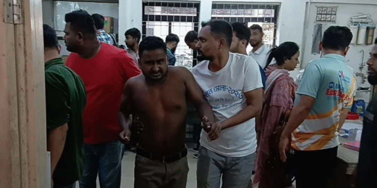 টঙ্গীতে ব্যবসাপ্রতিষ্ঠানে হামলা ভাঙচুর, লুটপাট, গুলিবর্ষণ, আহত ৩