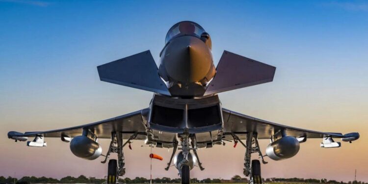 আকাশসীমায় শ্রেষ্ঠত্ব ধরে রাখতে মরিয়া তুরস্ক: টাইফুন জেটের সমন্বয়ে শক্তিশালী প্রতিরক্ষা বলয়