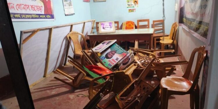 নাটোরে বিএনপির কার্যালয়ে ভাঙচুরের অভিযোগ আ. লীগ নেতাকর্মীদের বিরুদ্ধে