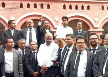 একের পর এক আওয়ামী লীগ নেতার জামিন, আইনজীবীদের আদালত বর্জন