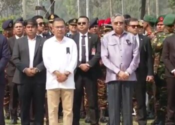 পিলখানায় নিহত সেনাদের প্রতি রাষ্ট্রপতি ও প্রধানমন্ত্রীর শ্রদ্ধা