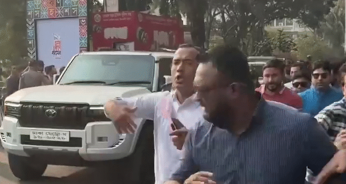 তারেক রহমানের গাড়ির পাশে দৌড় আলোচনায় ছাত্রদল সভাপতি