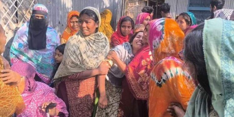 এবার নাতনিকে তুলে নিয়ে ‘ধর্ষণ’ করে হত্যা, উঠানে দাদির মরদেহ