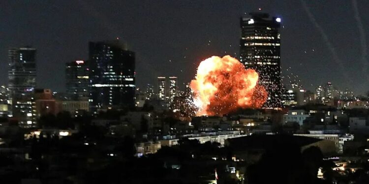 তেলআবিবে ইরানের হামলায় নিহত ১, আহত ২১