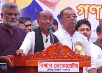 সরকারি টাকায় না পোষালে চাকরি করার দরকার নেই: কর্মকর্তা-কর্মচারীদের আইনমন্ত্রী